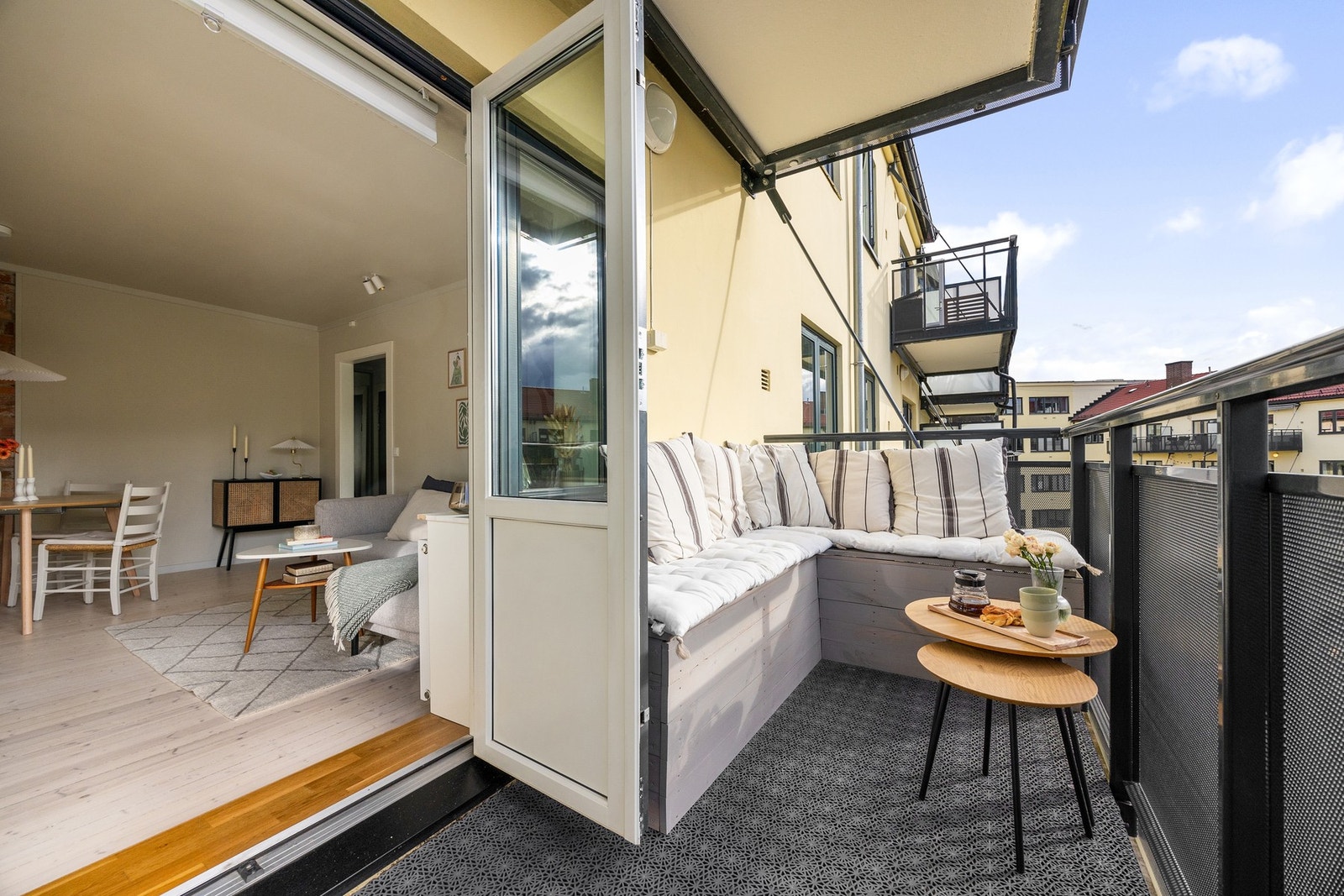 Overbygget balkong på 7 m² med utgang fra stuen. Galleribilde