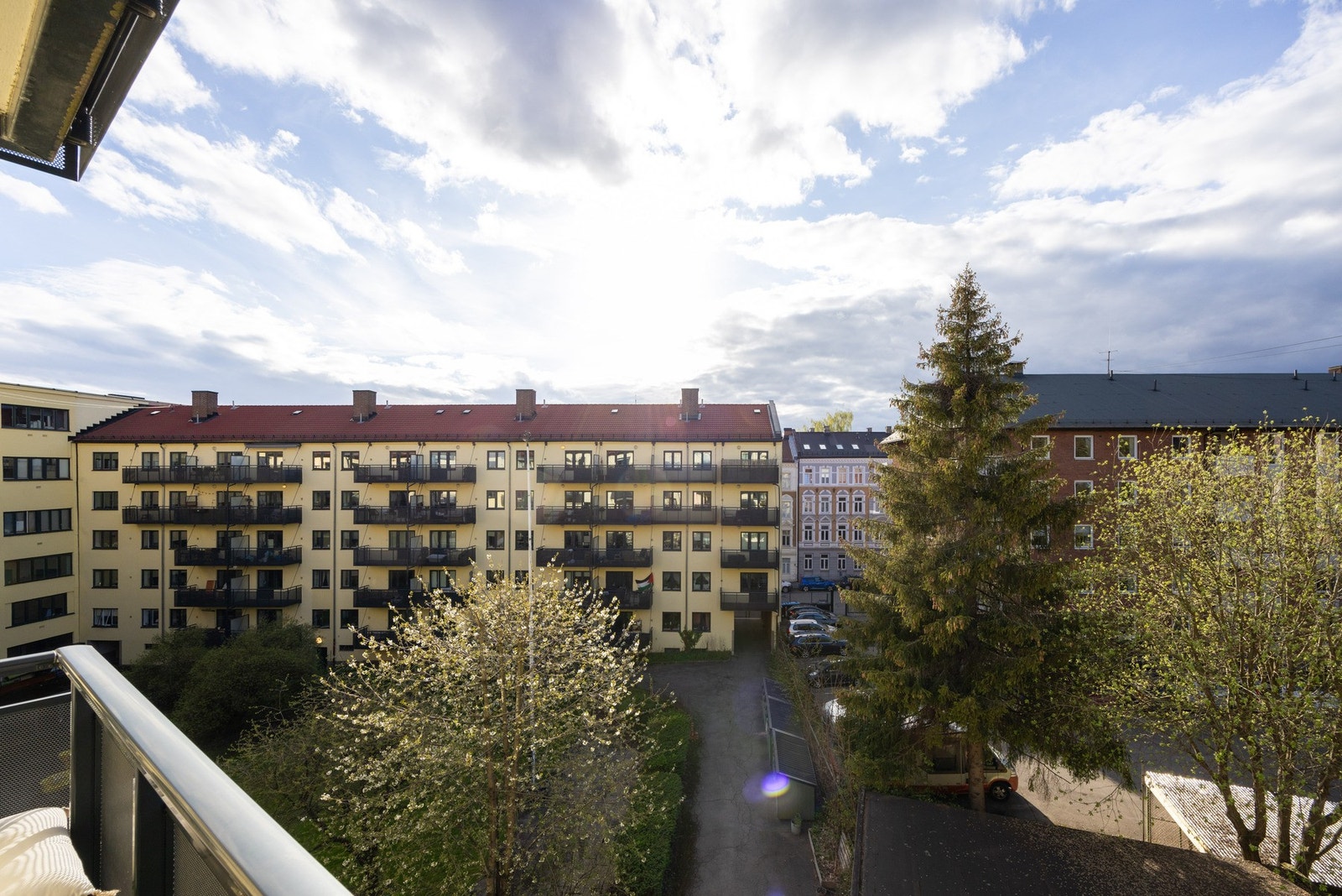 Her kan sene sommerkvelder nytes. Galleribilde