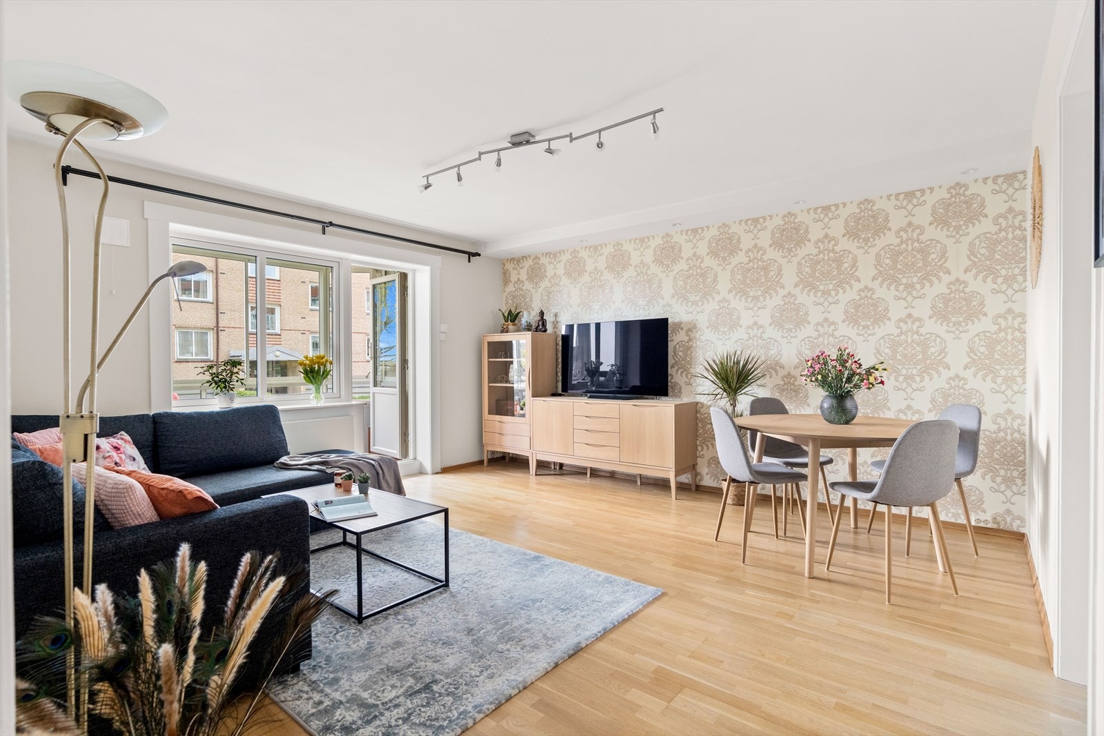 Sebastian Chodkowski v/Nordvik Eiendomsmegling ønsker velkommen til Kalbakkslyngen 3 Galleribilde