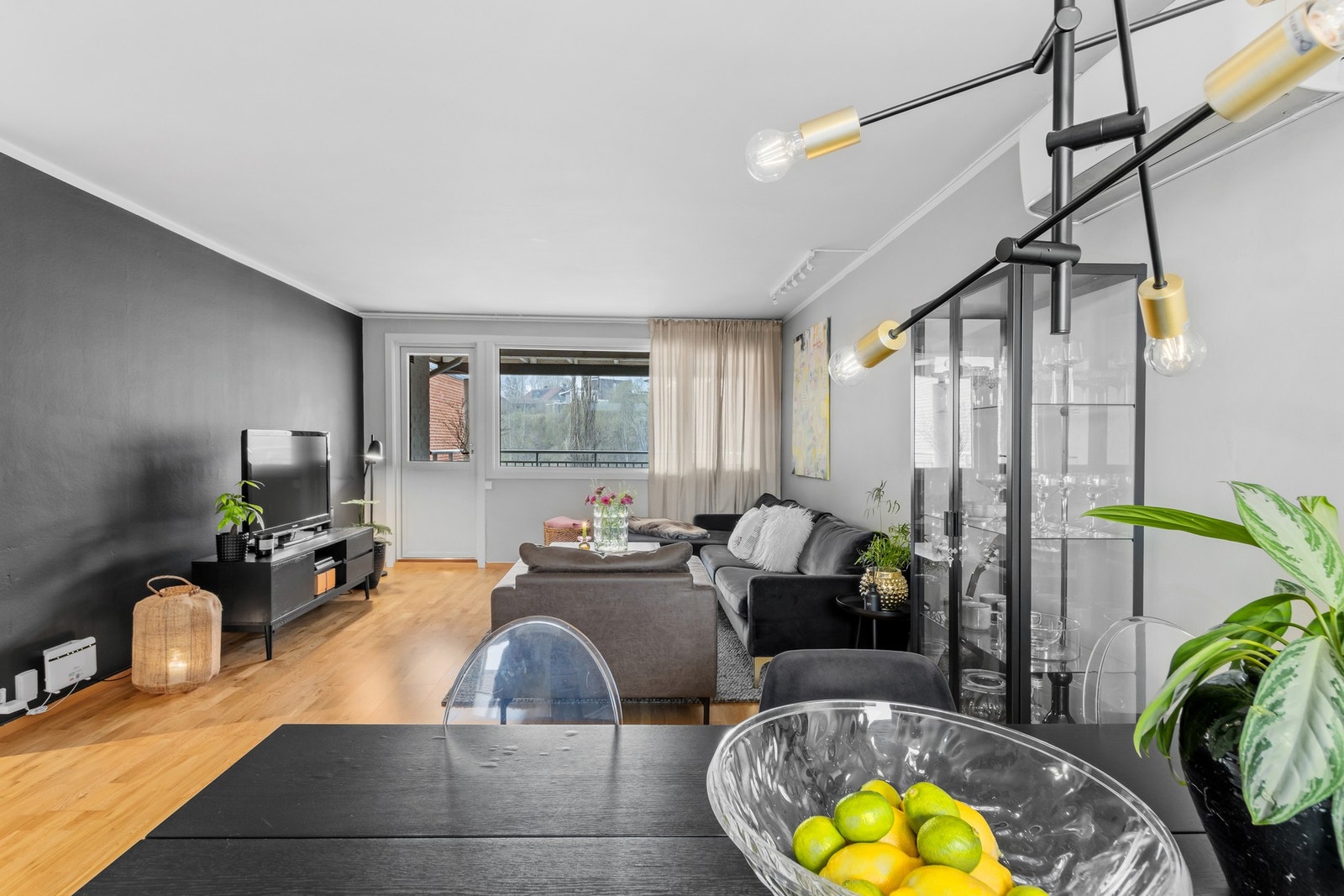 Stue/kjøkken. Galleribilde