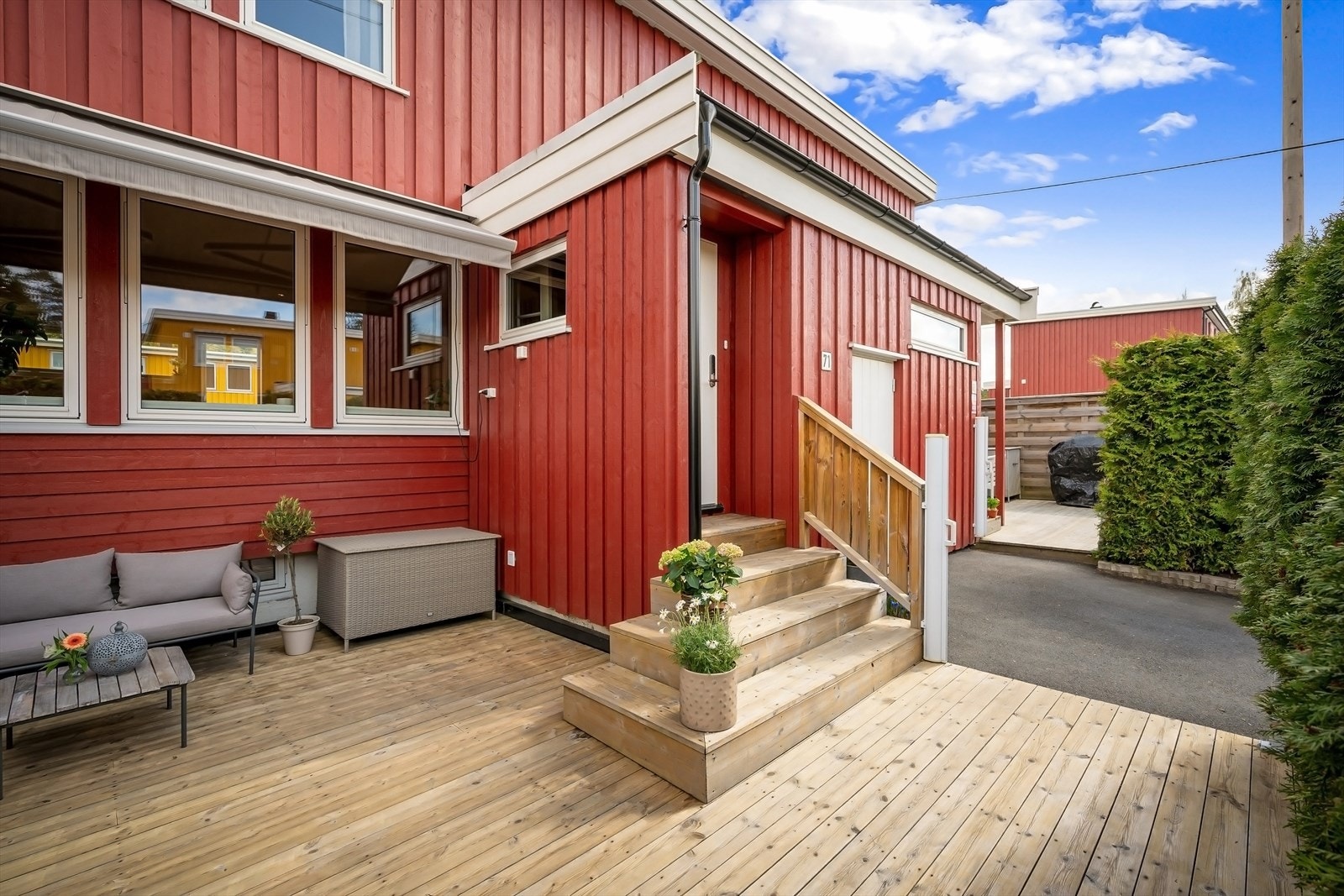 Flott platting på fremsiden av huset Galleribilde
