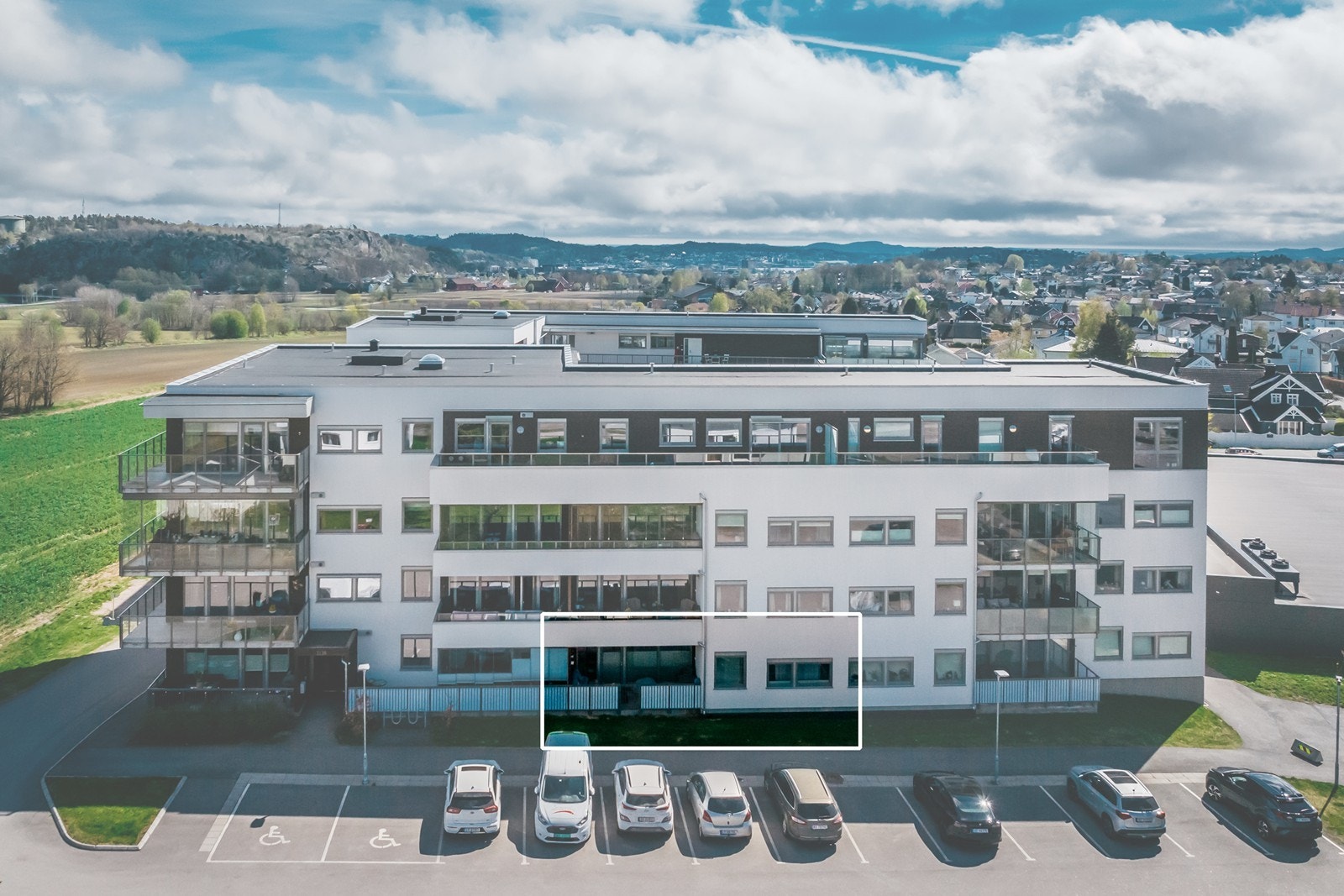 VELKOMMEN TIL MOVEIEN 113B Galleribilde