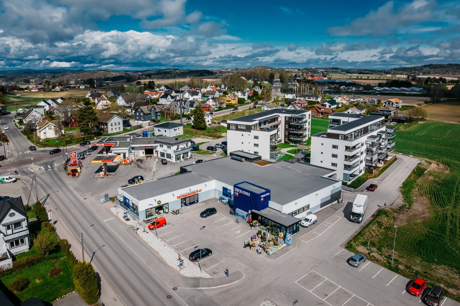 På Bjørnars... eller Rema1000 som det i dag heter har du alt du trenger i hverdagen og med søndagsåpnet trenger du aldri kjøre et annet sted for å handle Galleribilde