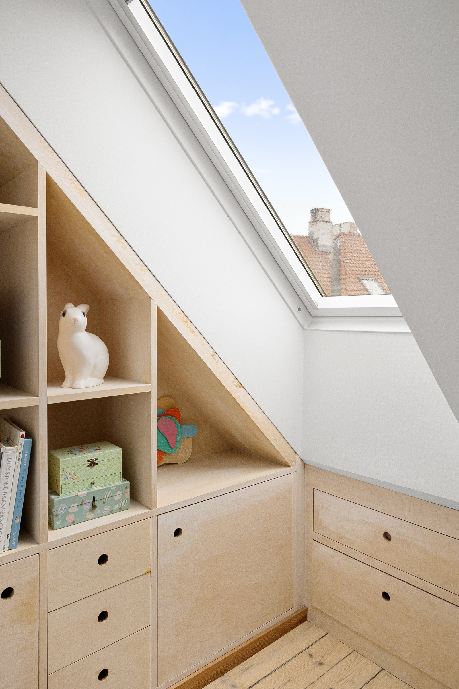 Det er godt med naturlig lys, her også. Rommet har et gulvareal på ca. 10 m². Galleribilde