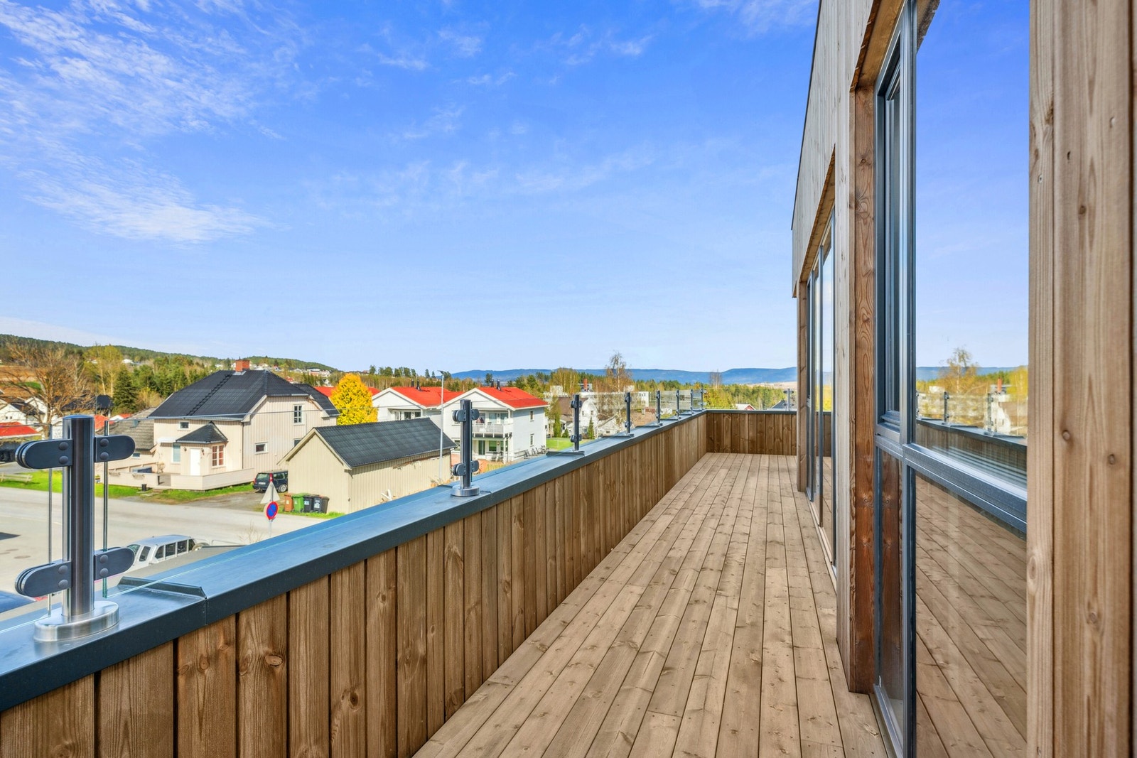 En solrik forlengelse av leiligheten - terrassen byr på mange muligheter. Galleribilde