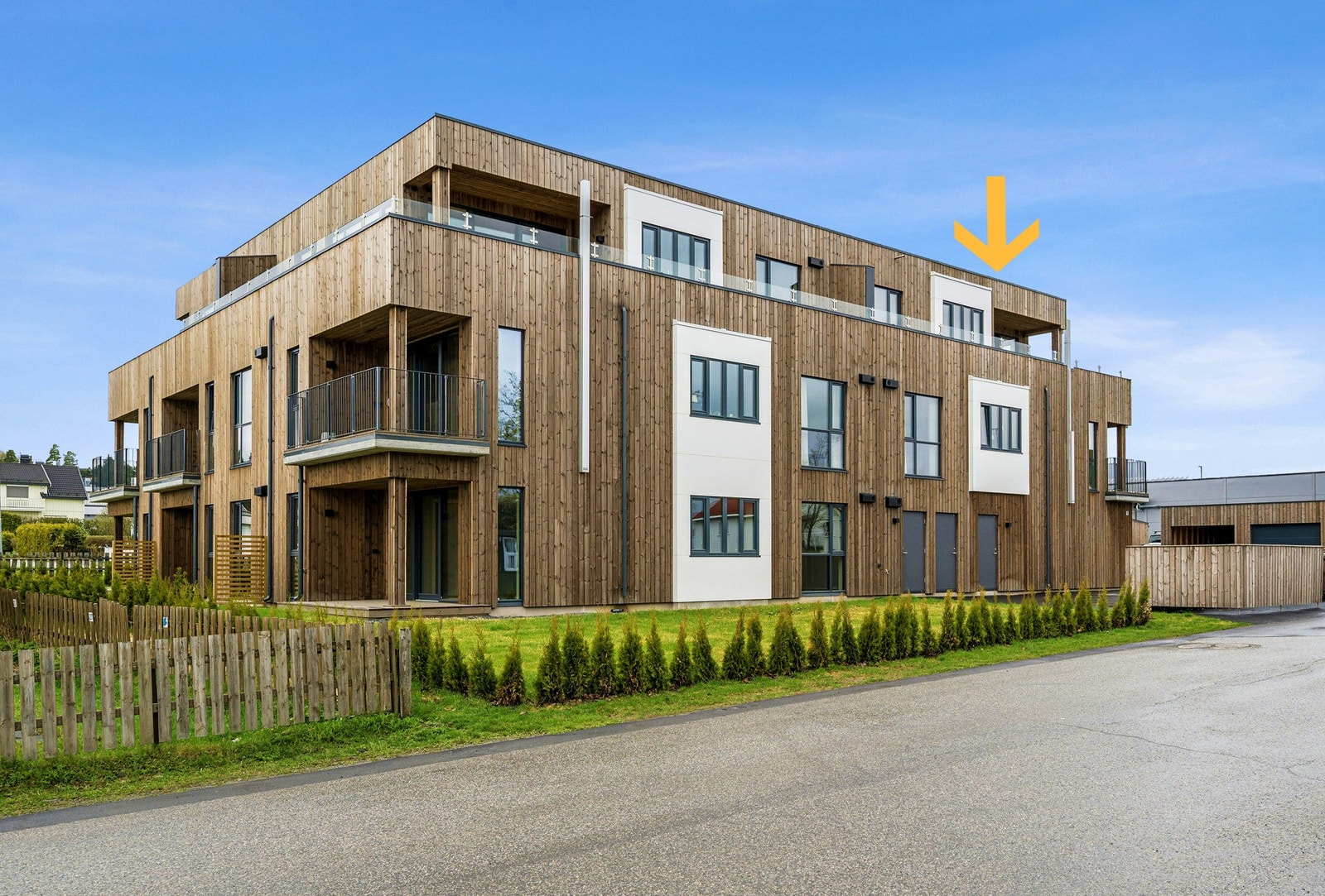 Leiligheten ligger sentralt til på Tyristrand med kort vet til det meste du trenger i hverdagen. Galleribilde