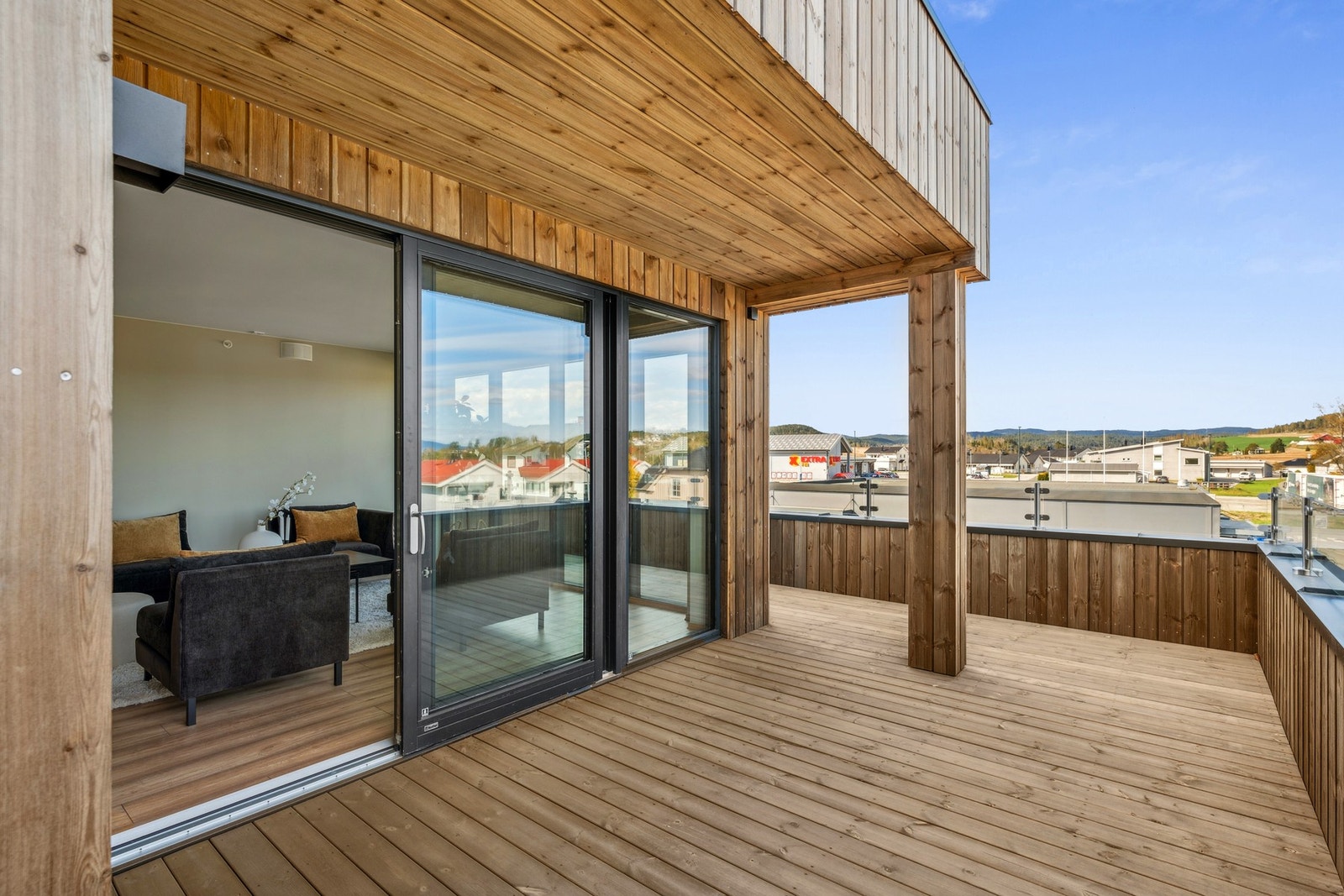 Drømmeterrasse med sol fra morgen til kveld - og en utsikt som må oppleves! Galleribilde