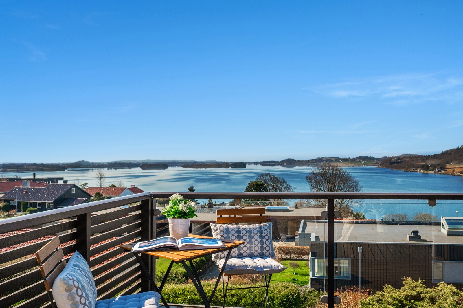 Her bor man i en av Stavangers mest fasjonable gater, med skjermet og tilbaketrukket beliggenhet. Galleribilde