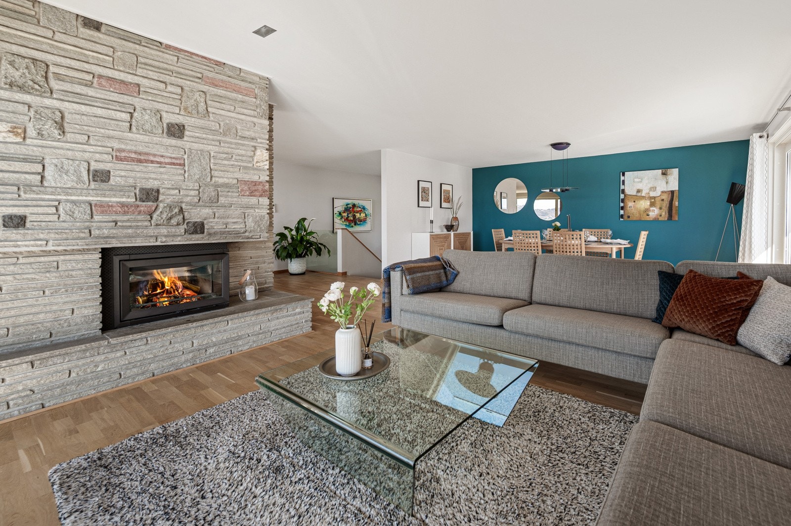 Planløsningen gjør det enkelt å møblere i ulike soner. Galleribilde