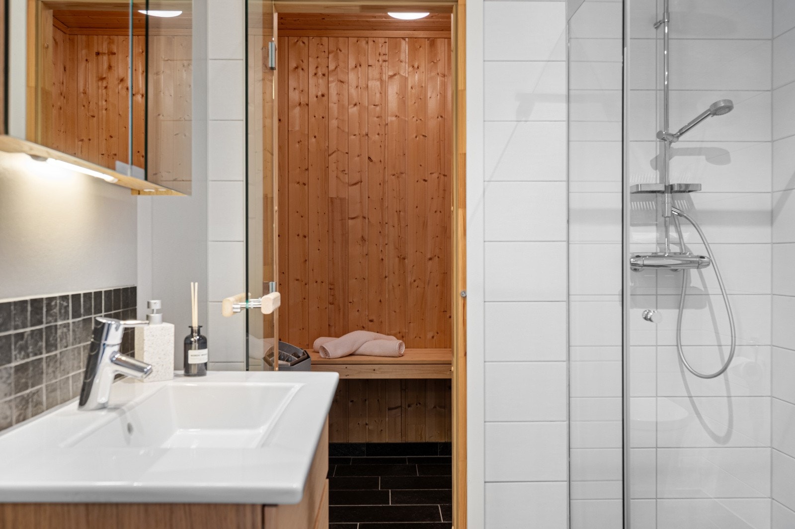 Badet og badstuen var nye i 2014 og ble levert av OSV Sivertsen. Galleribilde