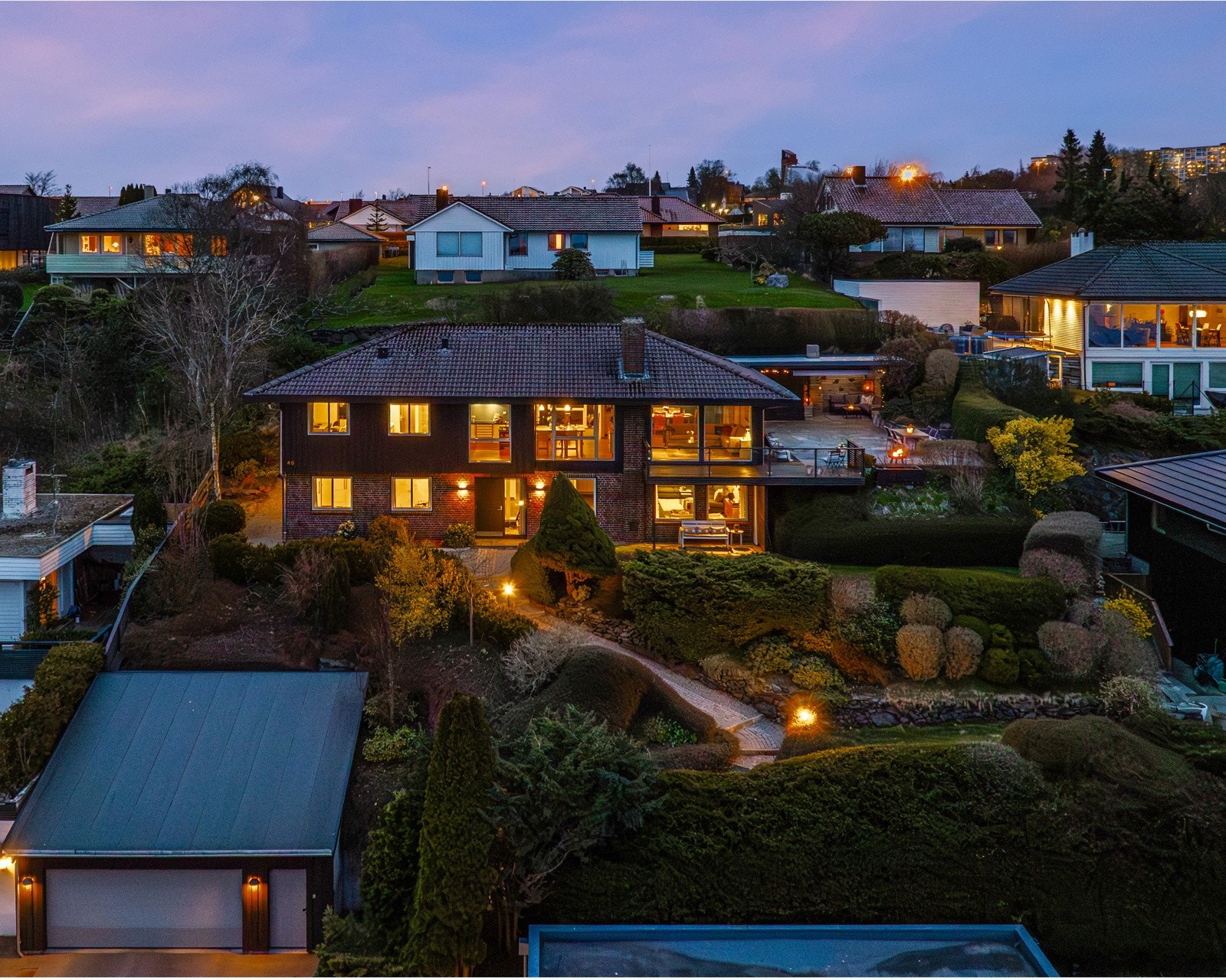 Michael R. Myhre presenterer Ragnhilds gate 40! Galleribilde