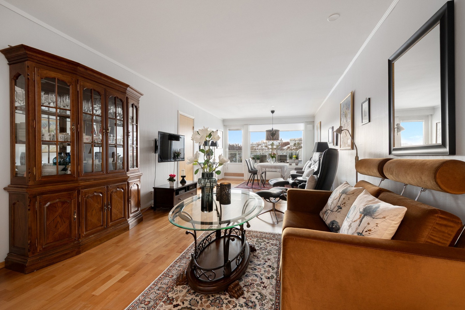 God plass til både sittegruppe og spisebord. Galleribilde