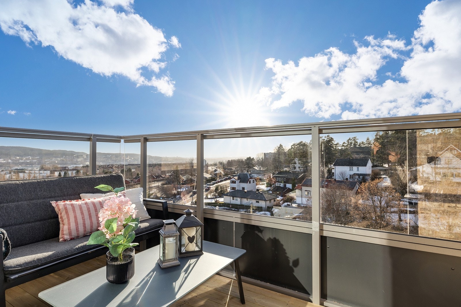 Velkommen til Ammerudveien 25 - presentert av eiendomsmegler Daria Dymarska v/ EIE Eiendomsmegling Galleribilde