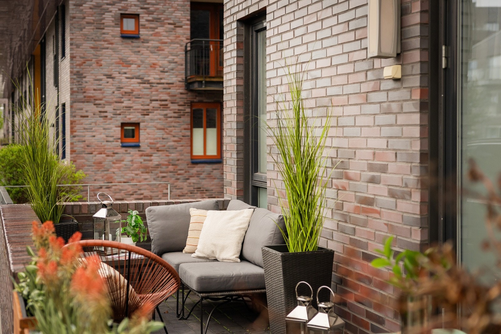 Sørøstvendt terrasse på ca.10 m² med god plass til utemøblement Galleribilde