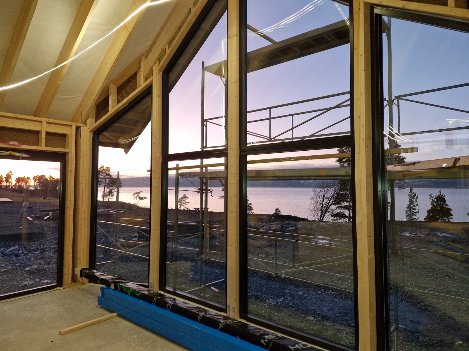 Hytte som er under oppføring Galleribilde