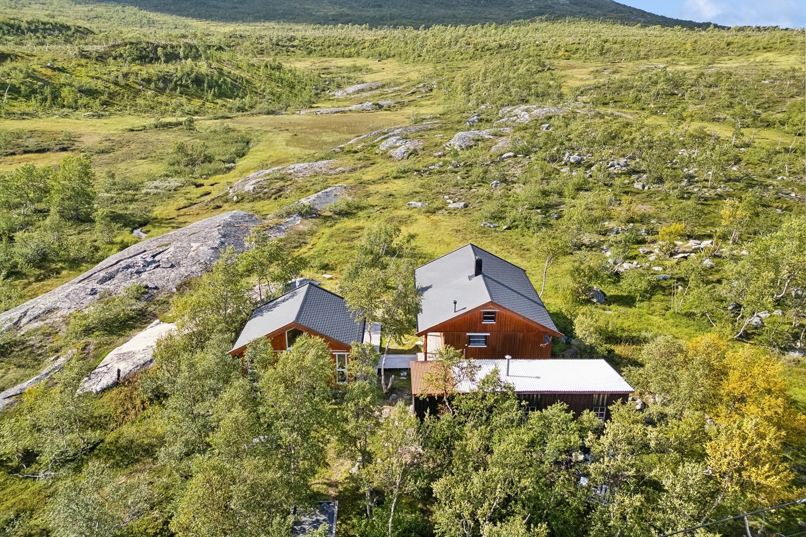 Lønsdal er et ettertraktet hytteområde med nærhet til fantastiske frilufts- og fjellområder - Adkomsten til Norges nest største nasjonalpark Saltfjellet/Svartisen er suveren herfra Galleribilde