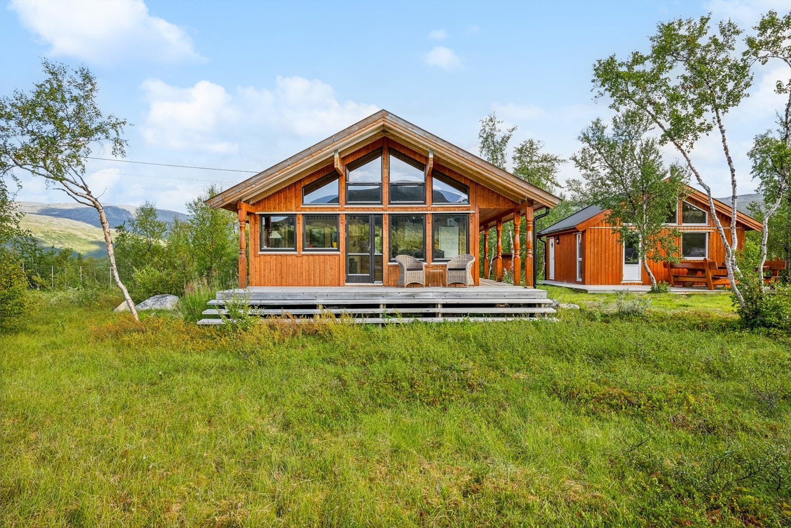 Annekset ligger kun noen meter fra hovedhytta og er perfekt for å invitere gjester på hyttetur Galleribilde