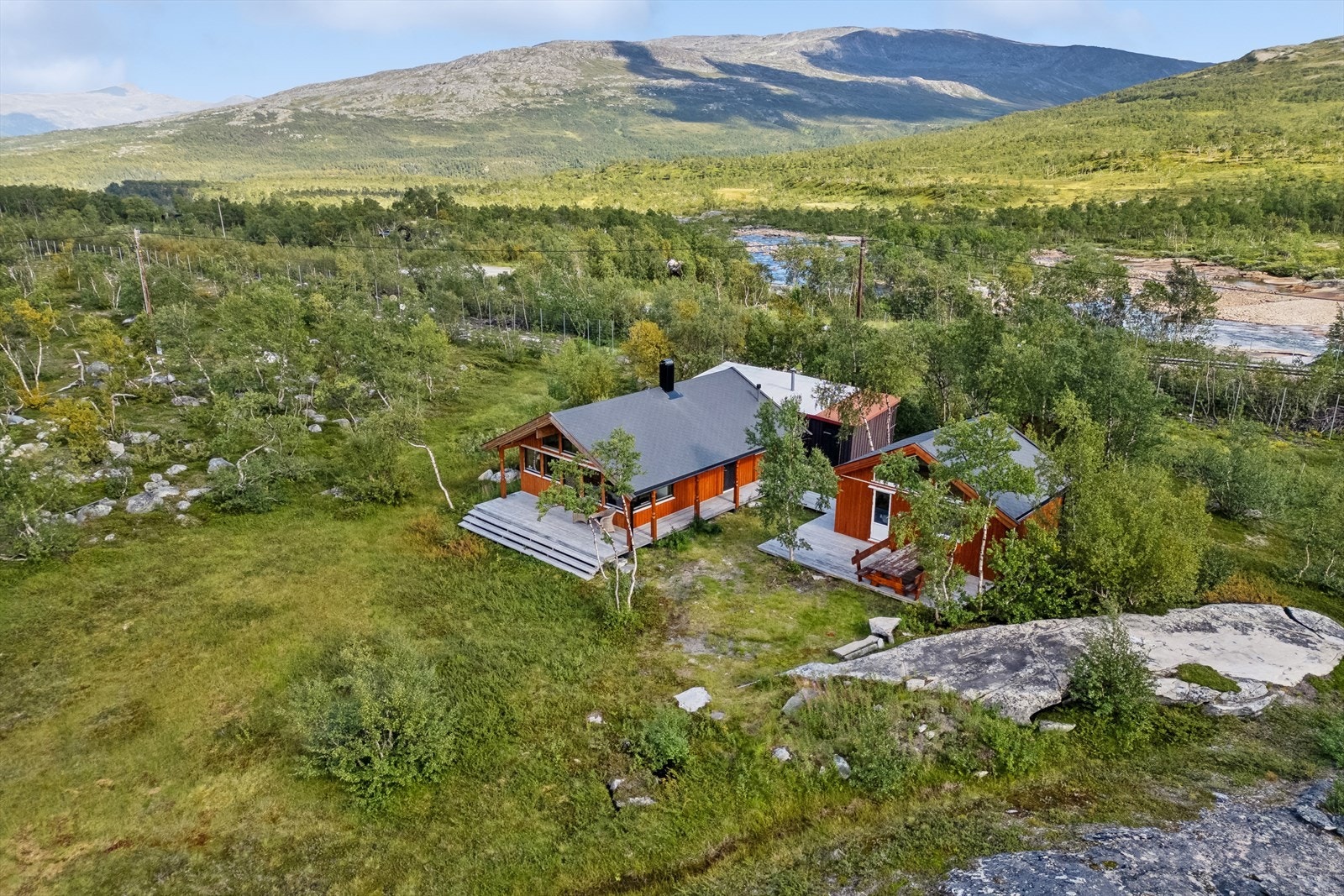 DNB Eiendom v/Bjørn Harald Sandvik presenterer en pen fritidseiendom med naturskjønn beliggenhet i Lønsdal Galleribilde