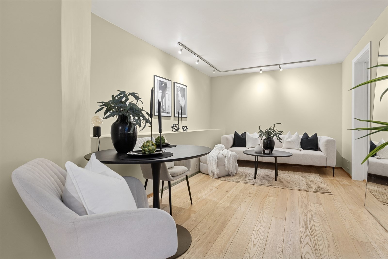 Leiligheten holder en gjennomgående god og moderne standard. Boligen har en fin plassering i nedre del av Nygårdshøyden! Galleribilde