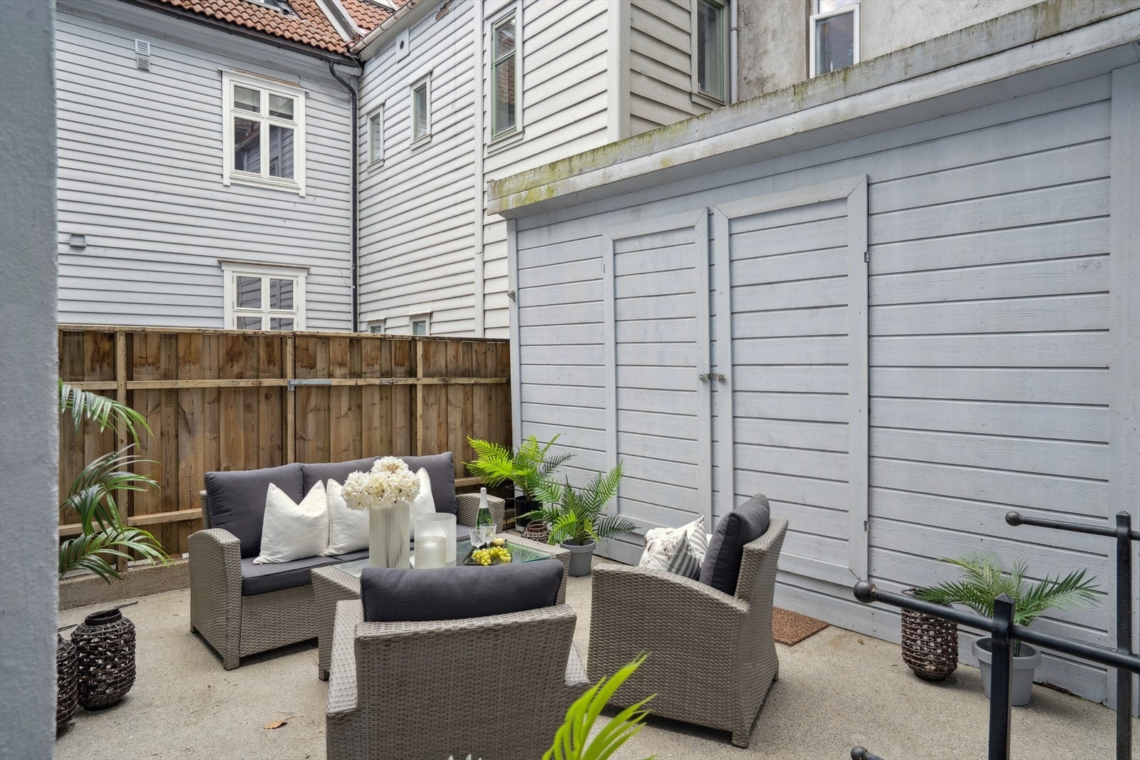 Uteområdet har kun tilkomst fra to av borettslagets leiligheter Galleribilde