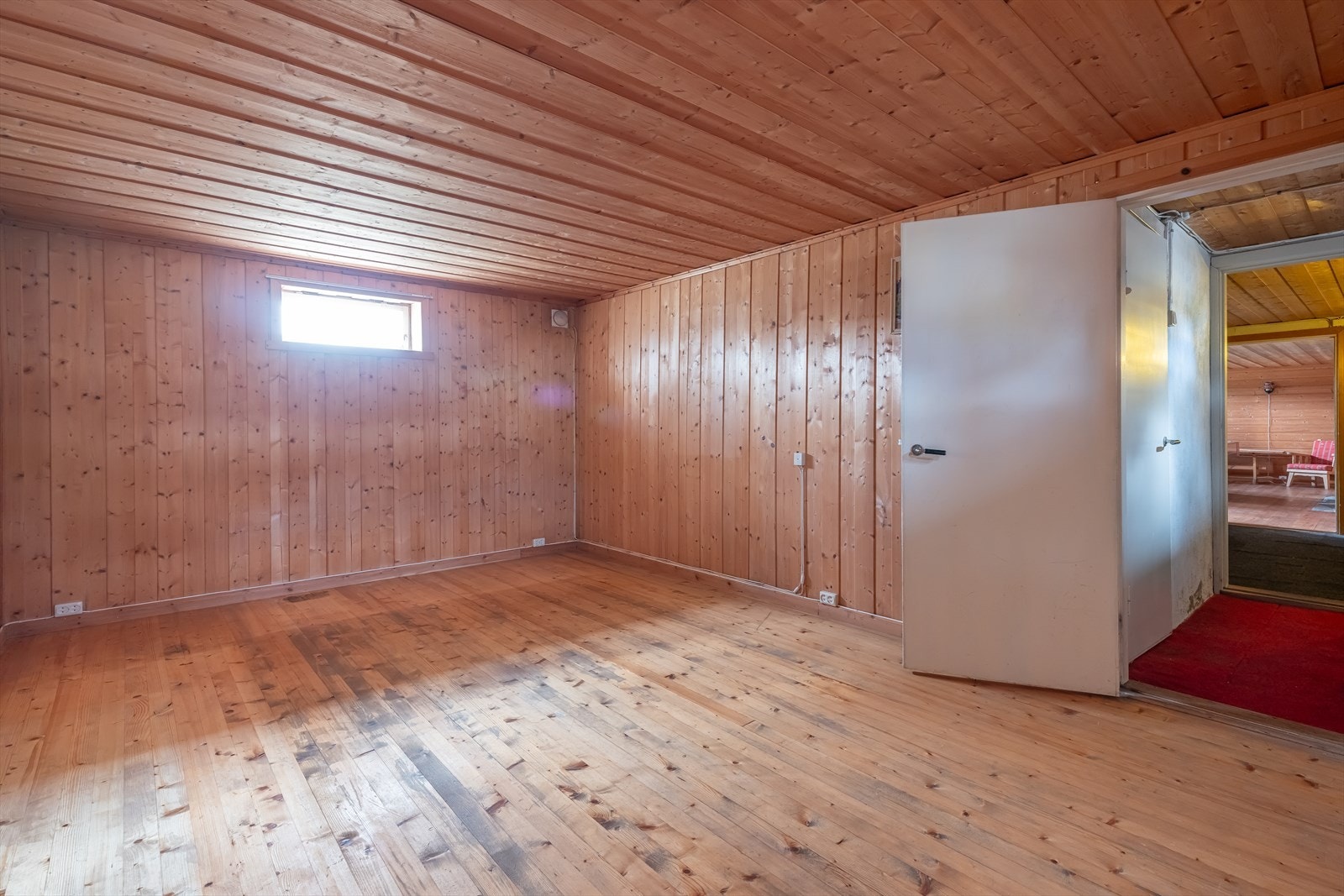 Kjellerstue nr 2, som ihht tegninger fra byggesaken opprinnelig var matbod, verksted og gang Galleribilde