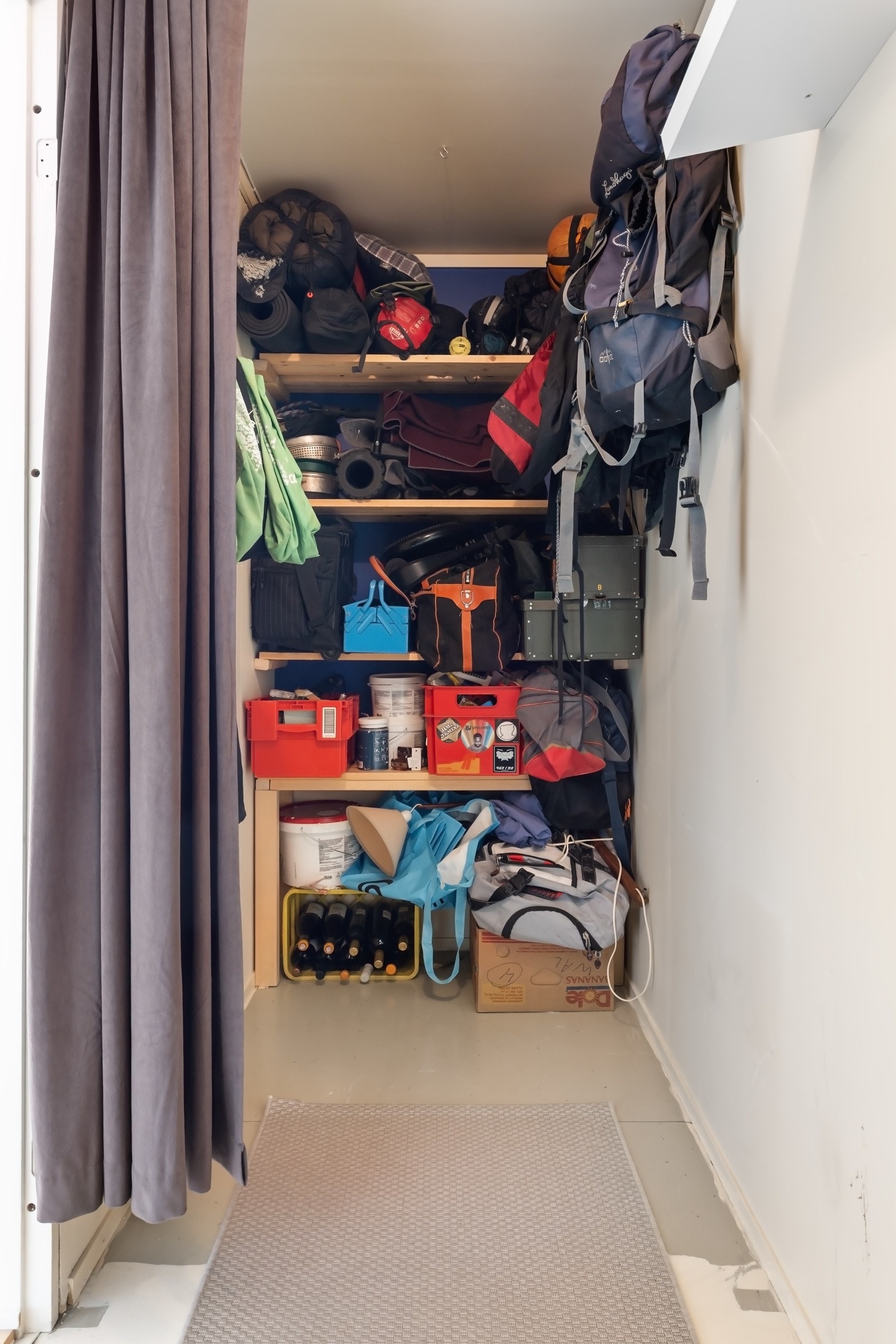 Innvendig bod Galleribilde