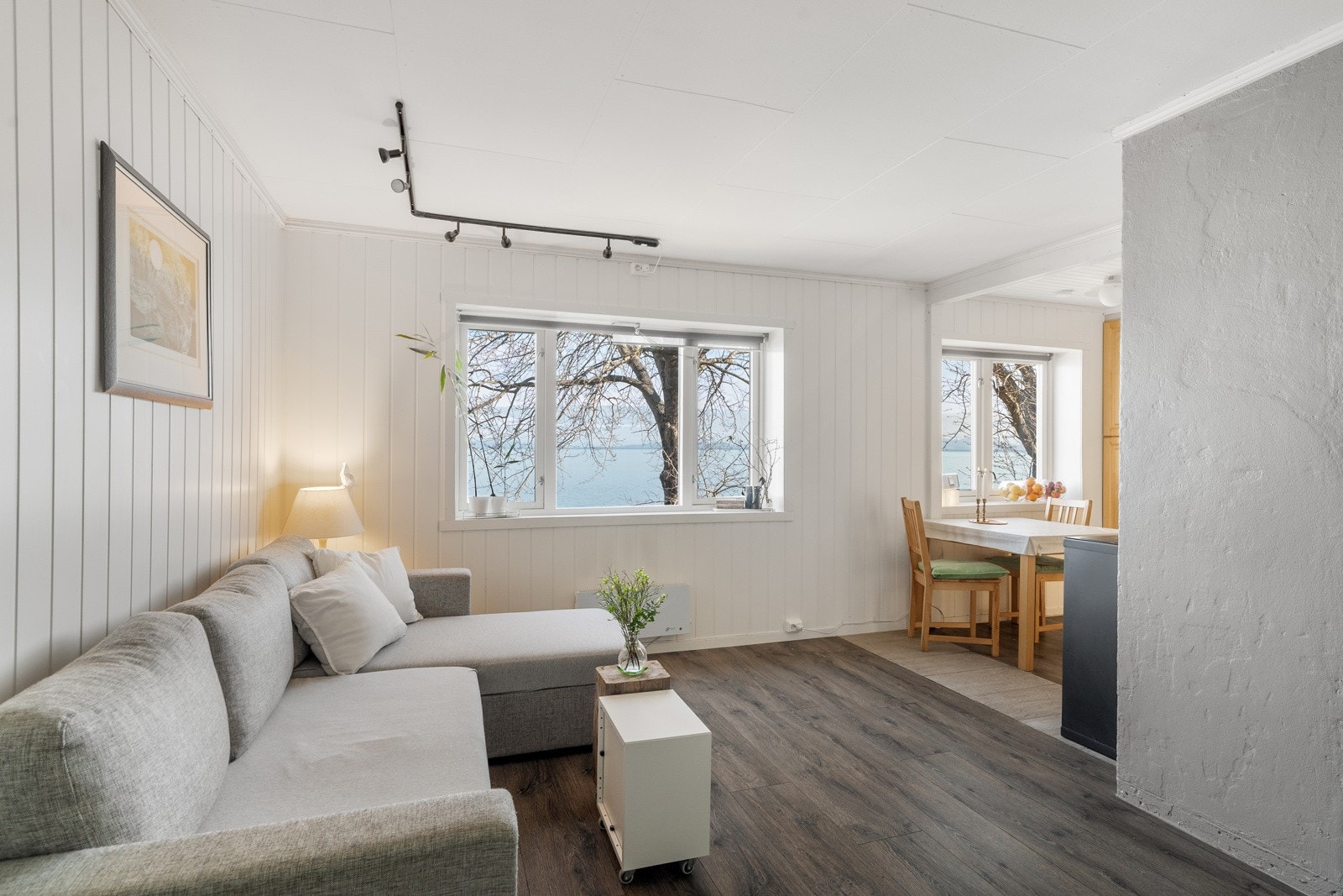 Trollafjæra 82 leies i dag ut for kr. 10.610,- per. mnd. ekskl. strøm/oppvarming. Galleribilde