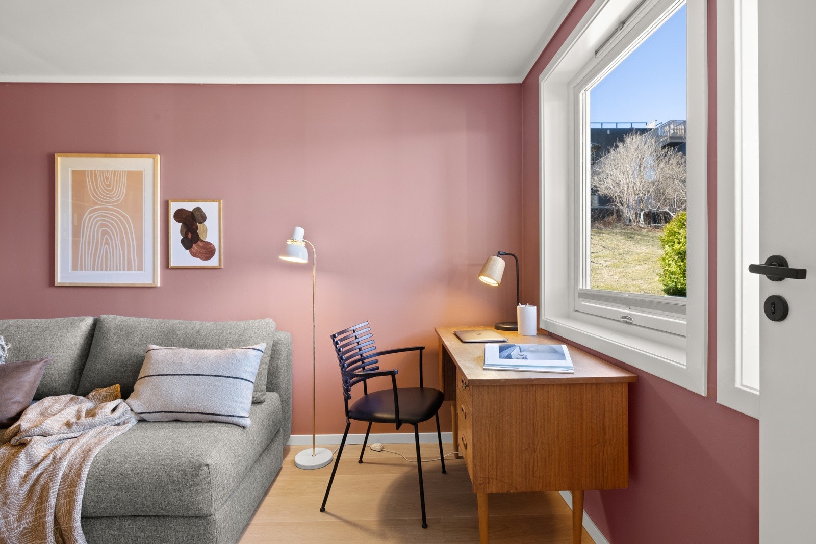 Soverom 1 av 4. Kan også brukes som allrom/stue2/hjemmekontor slik selger benytter rommet. Galleribilde