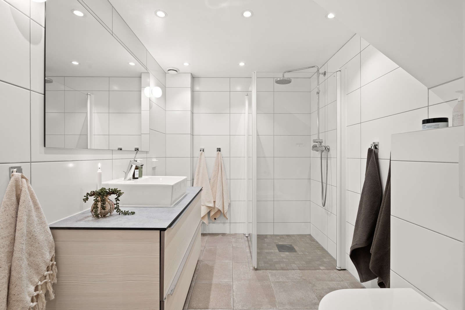 Lekkert baderom som ble pusset opp i 2014. Galleribilde
