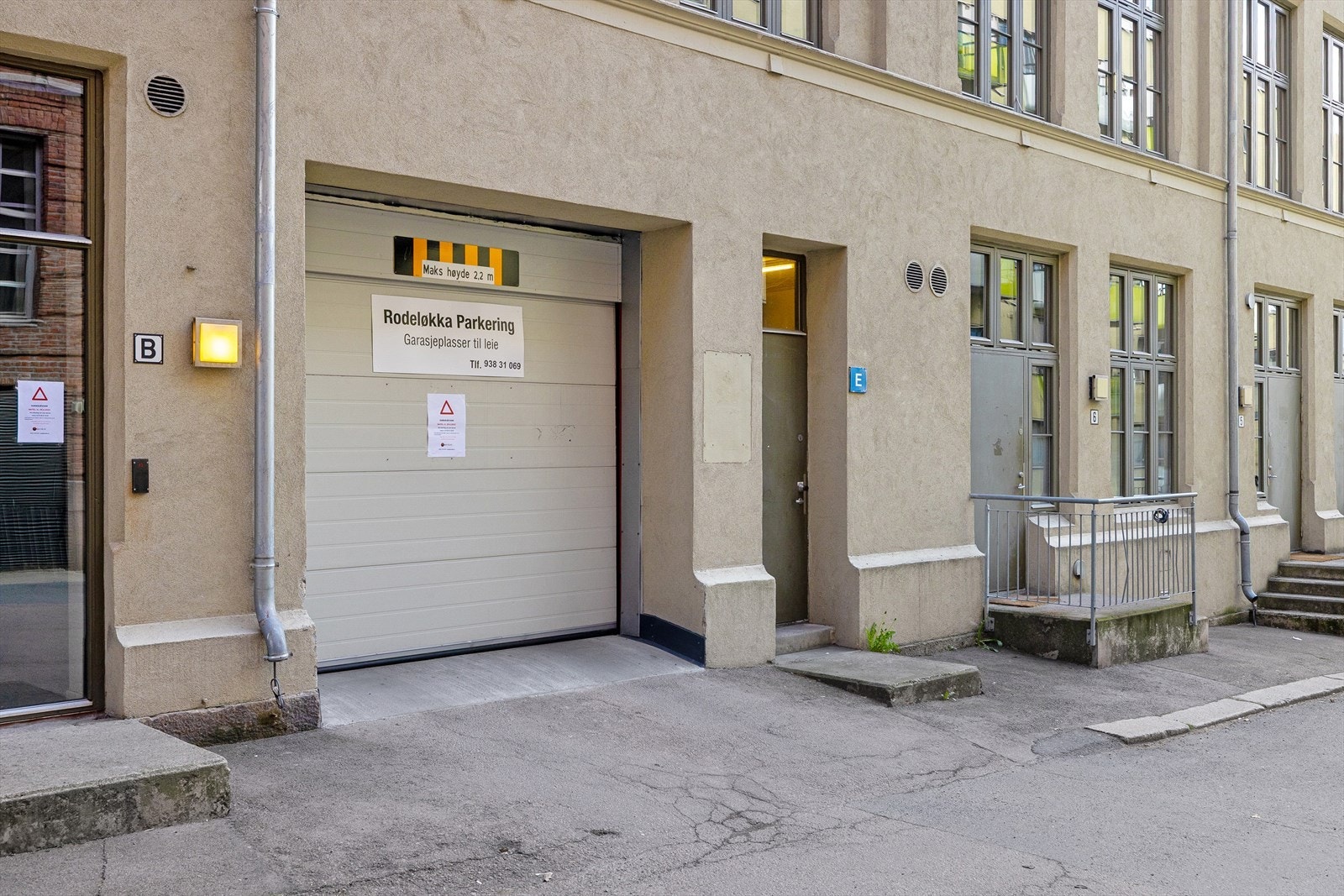 Mulighet for kjøp/leie av garasjeplass i nabobygningen ved ledighet. Galleribilde