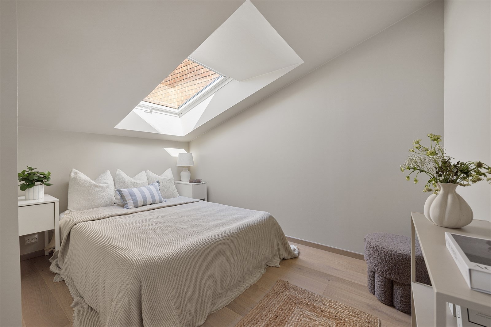 Soverom 2 og 3 passer godt som barnerom, gjesterom eller hjemmekontor. Galleribilde