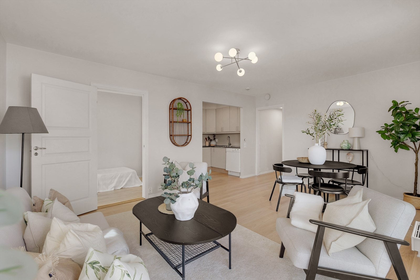 Kjøkken og stue i åpen løsning Galleribilde