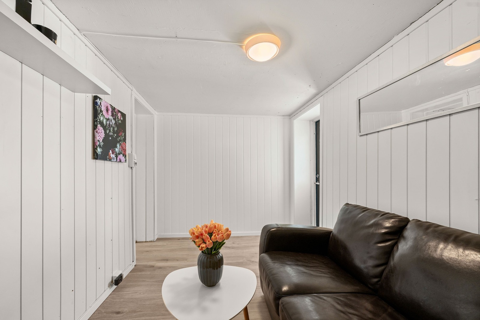 Entré i underetasjen. Kjelleren er ikke godkjent og det er ikke søkt om bruksendring. Galleribilde