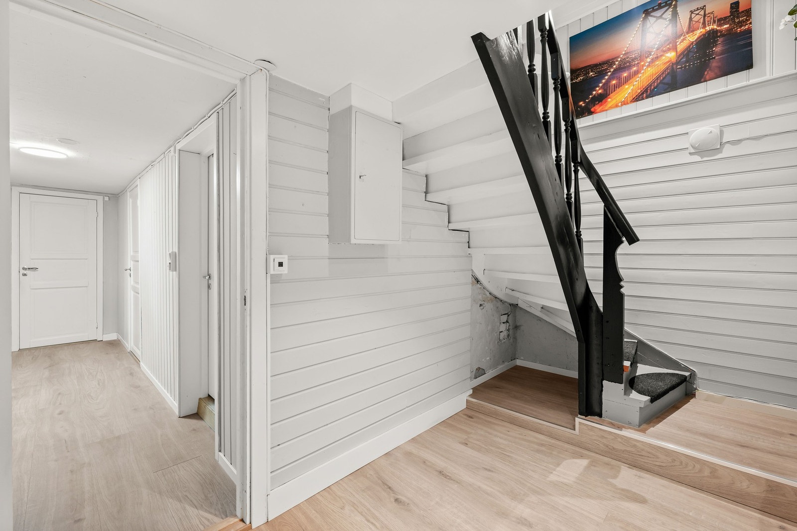 Videre kommer vi til boligens underetasje. Kjelleren er ikke godkjent og det er ikke søkt om bruksendring. Galleribilde