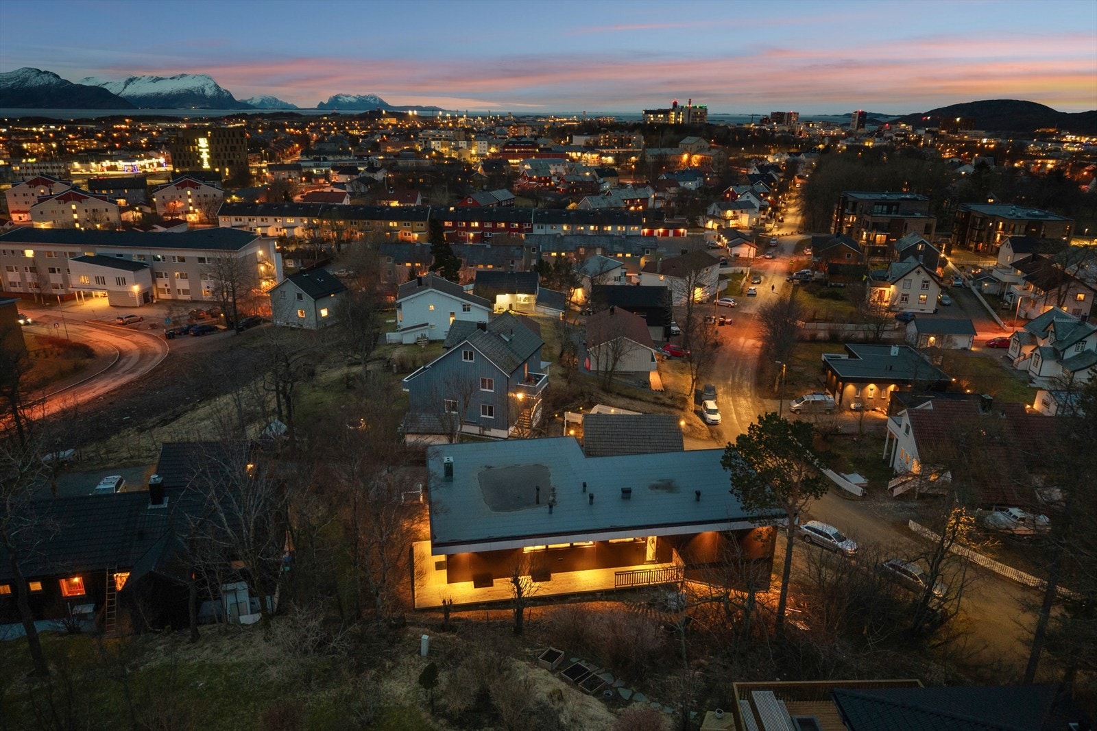 Her bor du i familievennlige omgivelser med nærhet til det meste, samt sykkelavstand til både sentrum og Stormyra Galleribilde