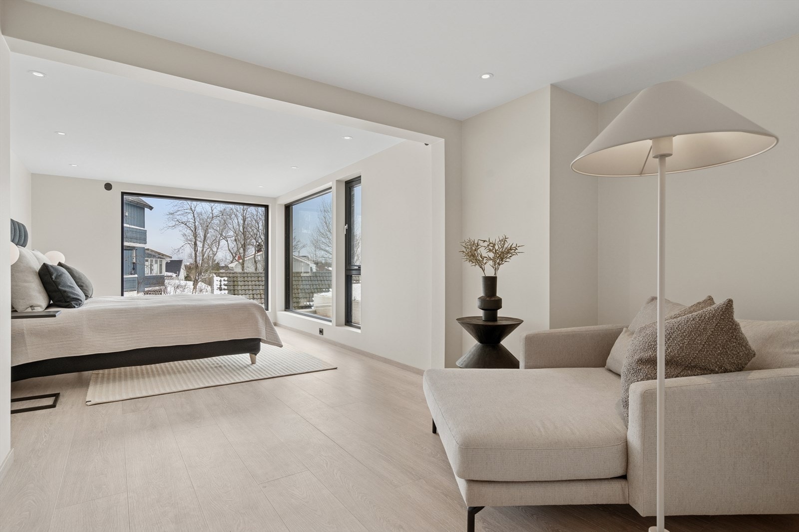 Soverom II - De tre soverommene i etasjen er perfekt som barnerom, gjesterom eller hjemmekontor Galleribilde