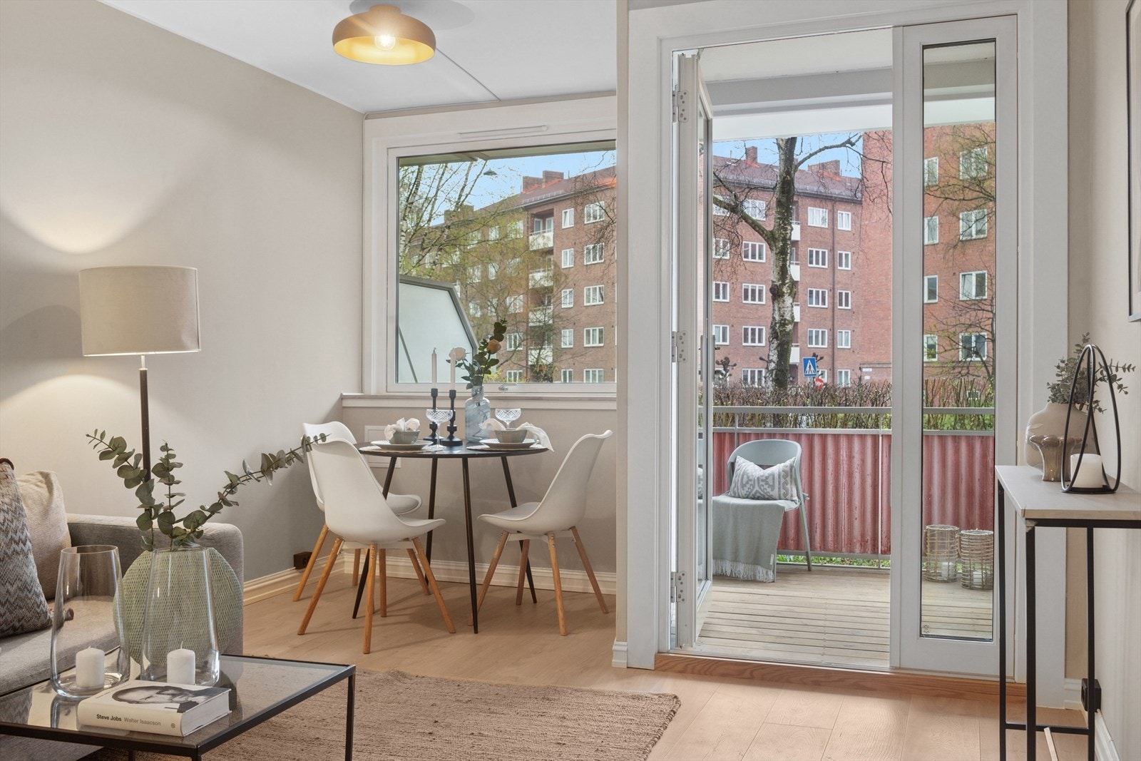 Fra stuen har du direkte utgang til en vestvendt balkong Galleribilde