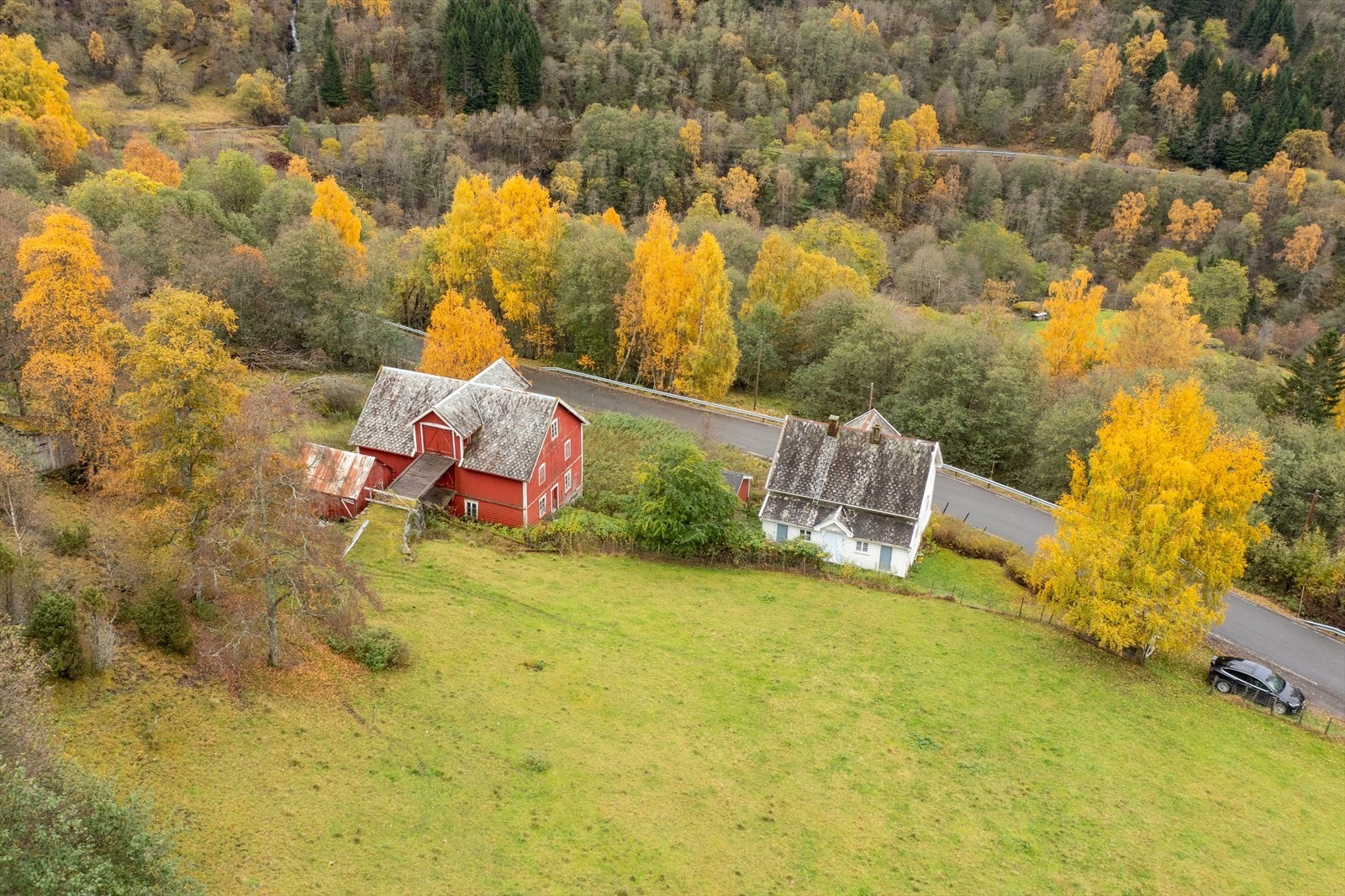 Bygningane på garden er generelt i dårleg forfatning og det må påreknast totalrenovering av dei husa som skal bli ståande. Galleribilde