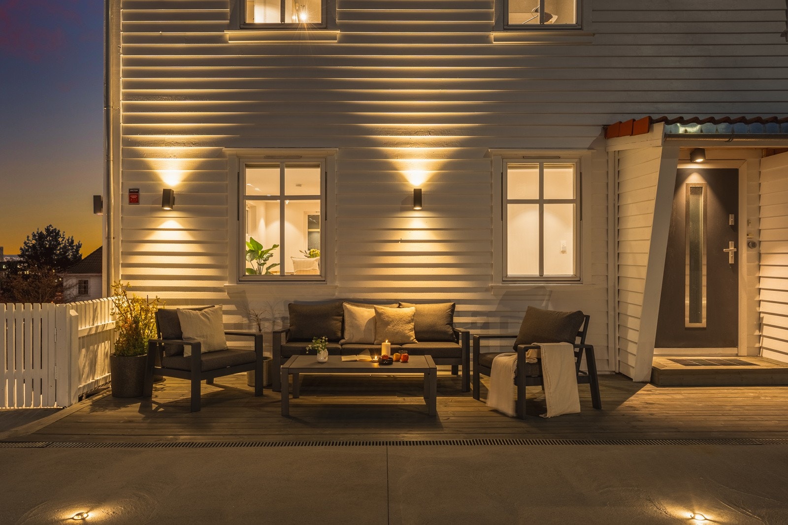 Pent og representabelt inngangsparti. Galleribilde