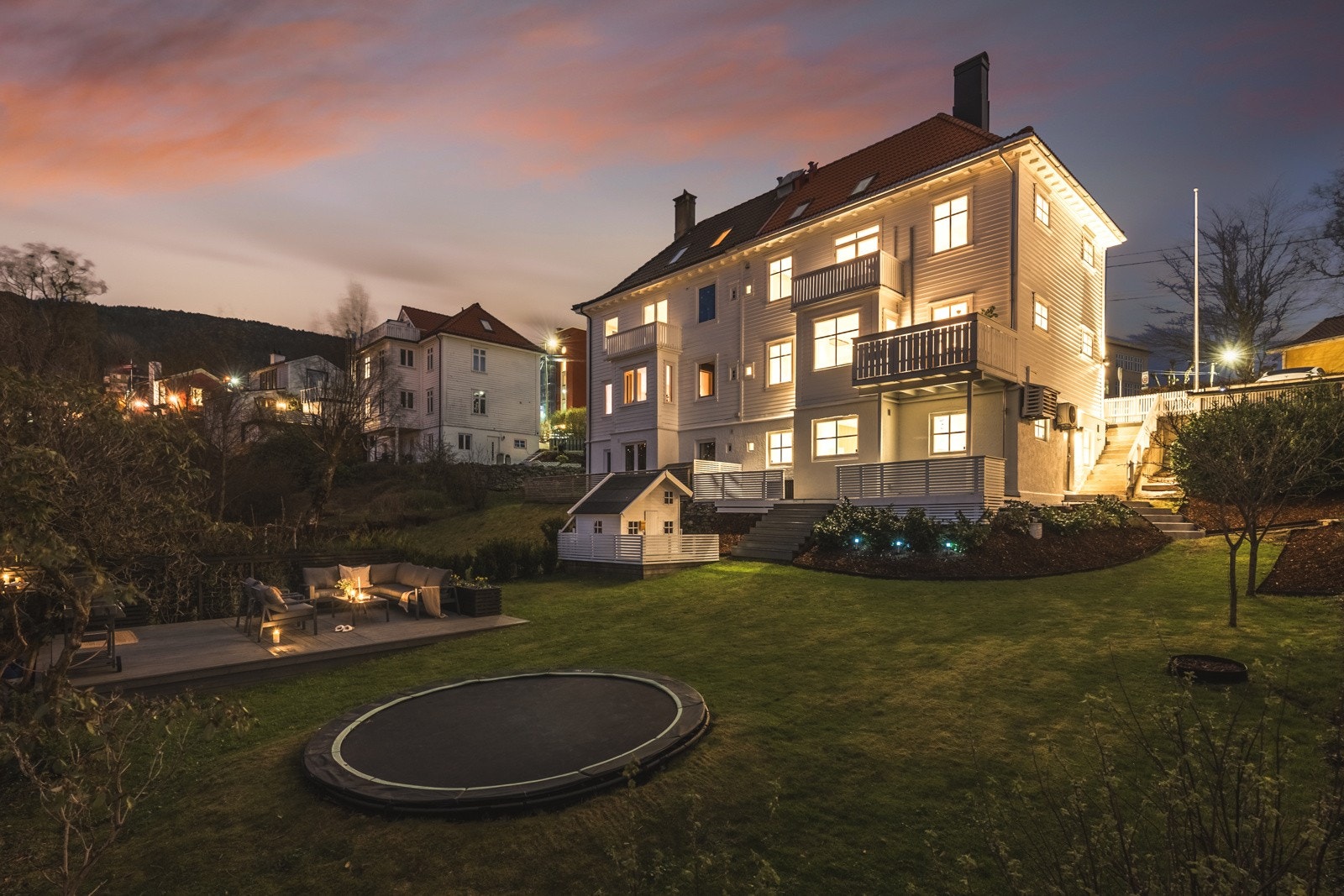 Her får du flotte uteområder med rikelig av boltreplass. Galleribilde