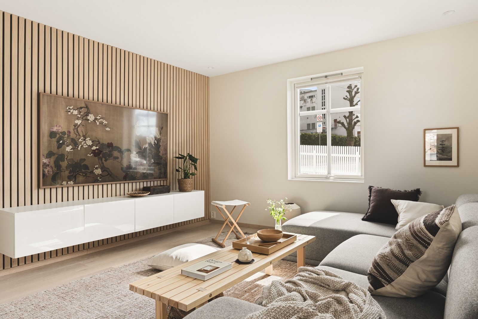 Videre i hovedetasjen er det en koselig TV-stue. Galleribilde