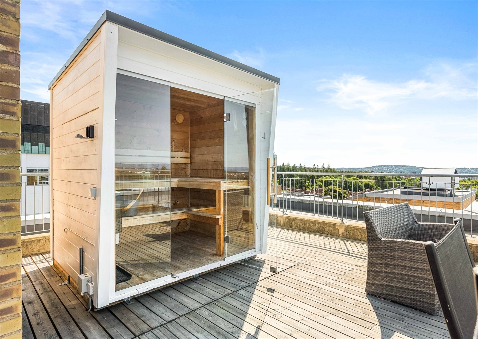 Utemøbler og badstue på takterrassen i Hans Nielsen Hauges gate 29A. Galleribilde