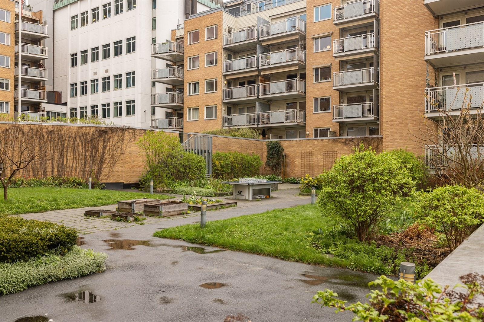 Sinsen T-banestasjon ligger kun tre minutters gange unna og gir enkel tilgang til hele byen. Galleribilde