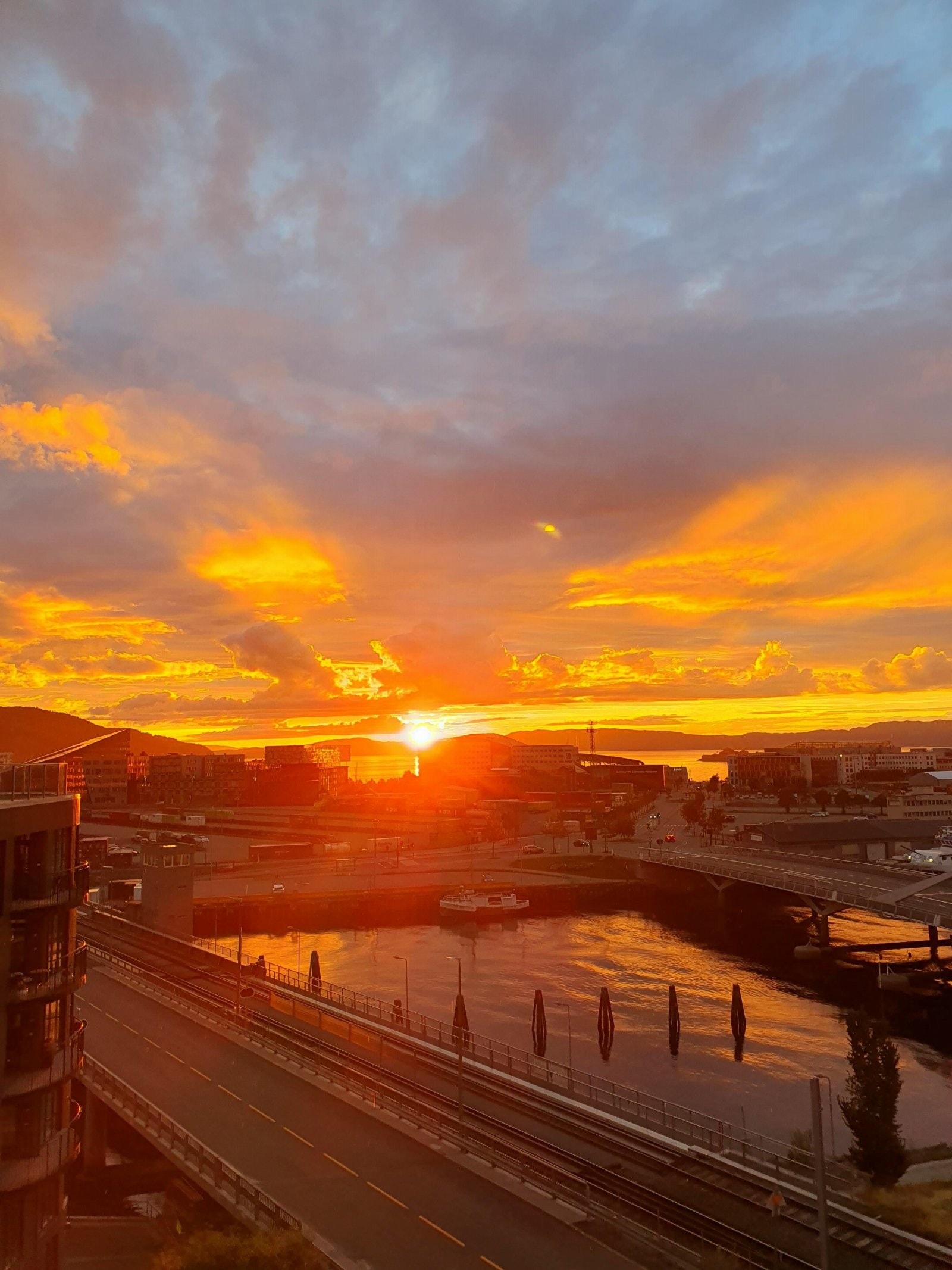 Selgers private bilde av solnedgang. Galleribilde