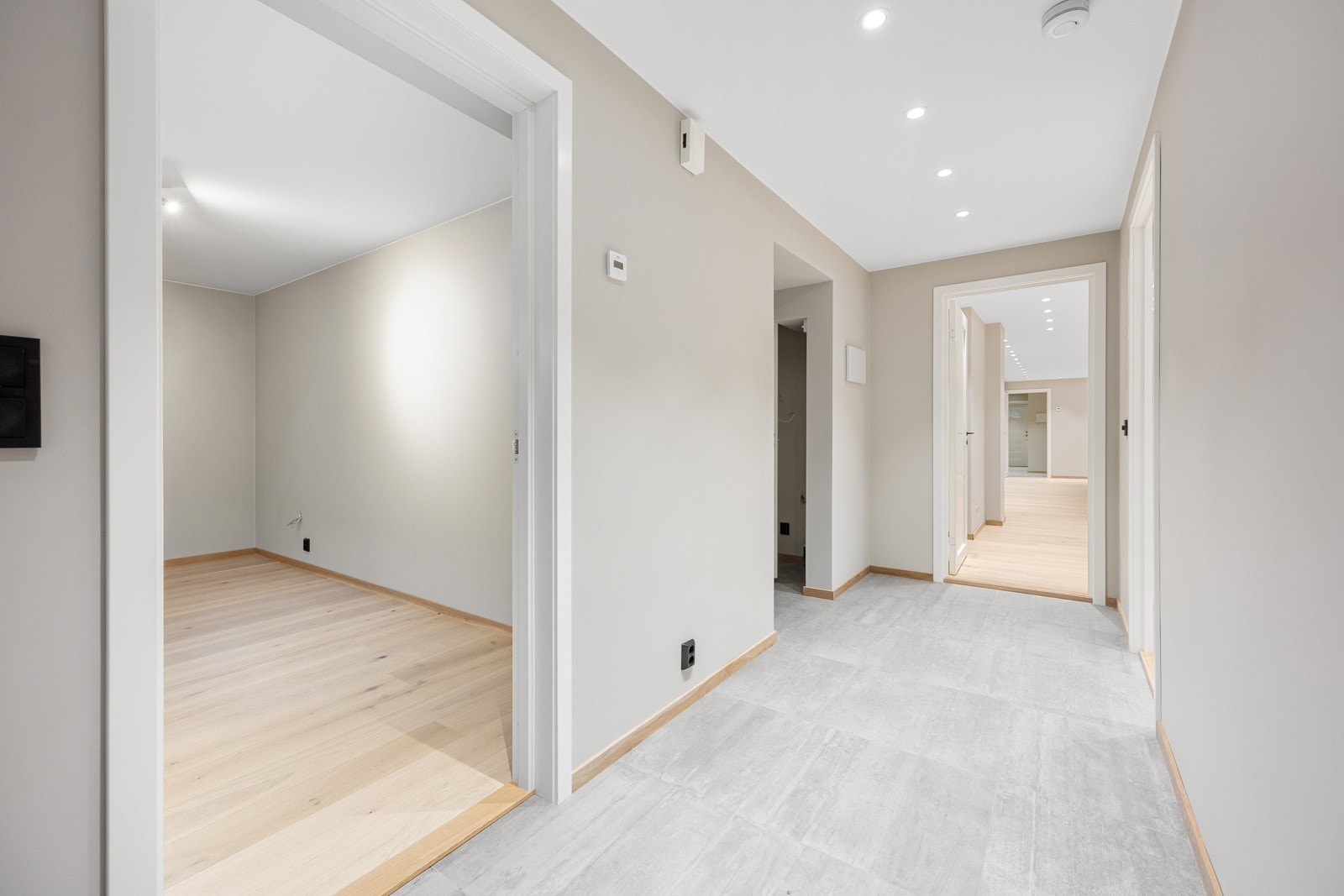 Inngang 1 i kjelleretasjen Galleribilde