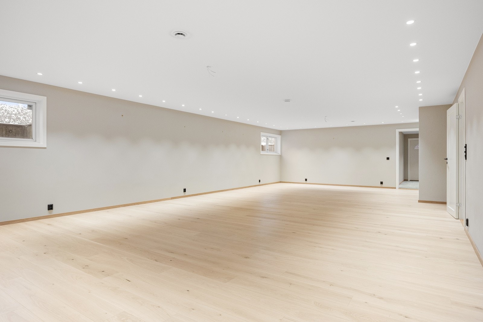 Kjellerstue med plass til hva man måtte ønske Galleribilde