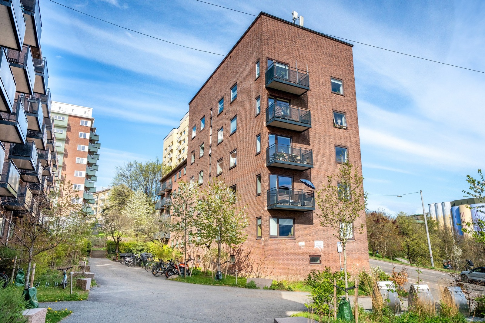 Kort vei til offentlig transport, kaféer, restauranter mm. Galleribilde