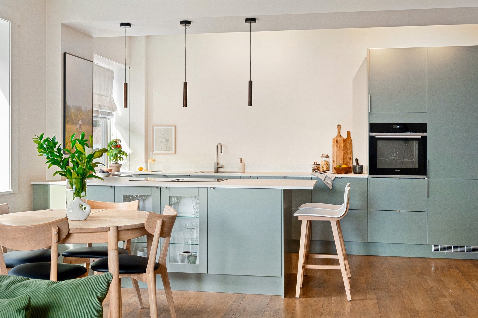 Varmtvann, fyring og internett er inkludert i felleskostnadene. Galleribilde