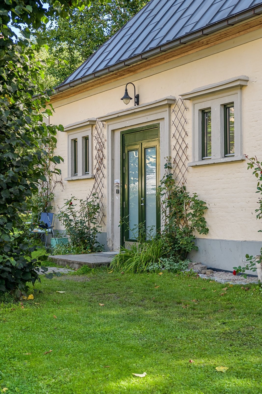 Den gamle Trafoen i bakgården er borettslagets felles "grendehus". Galleribilde