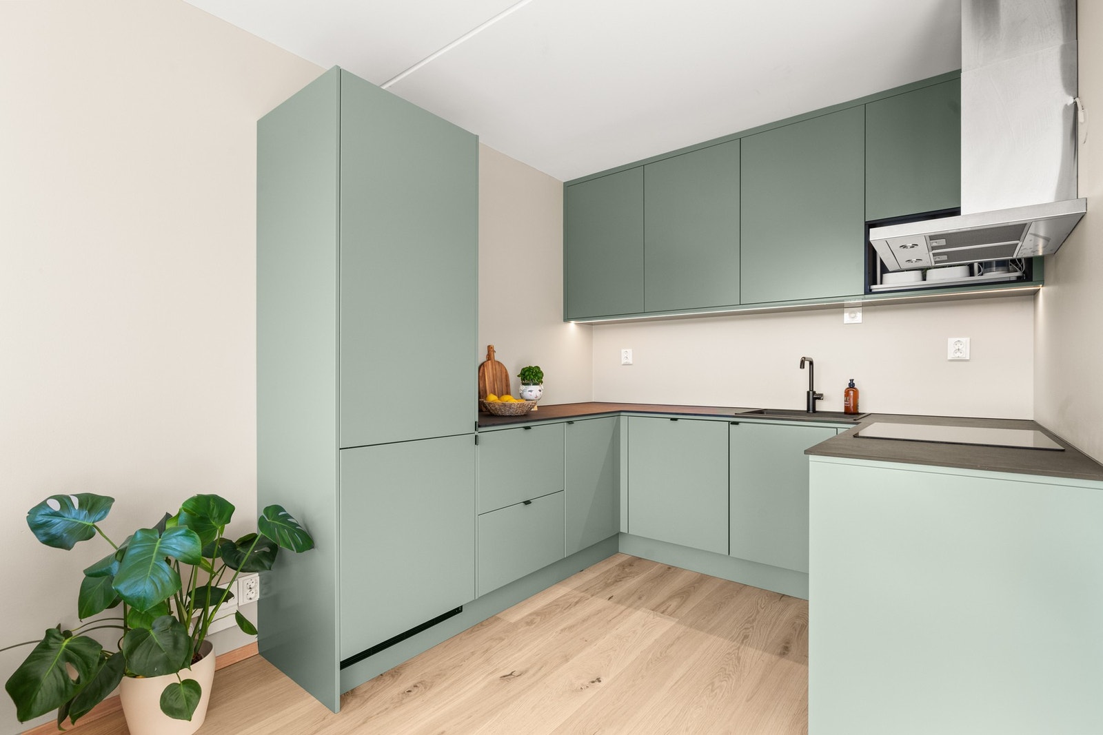 Påkostet og moderne Epoq kjøkkeninnredning ny i 2025. Galleribilde